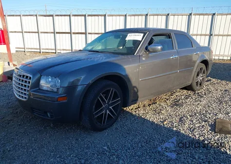 2010 Chrysler 300 Touring/Signature Series/Executive Series from USA, damaged, VIN 2C3CA5CV8AH206358